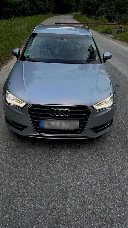 Gebraucht Audi A3 150 PS (110 kW) 2015 Grau Limousine