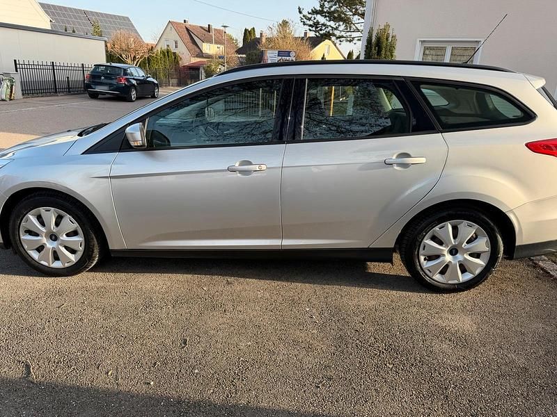 Gebraucht Ford Focus 116 PS (85 kW) 2013 Silber Kombi