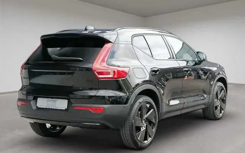 Gebraucht Volvo XC40 Plus 163 PS (119 kW) 2025 Schwarz SUV