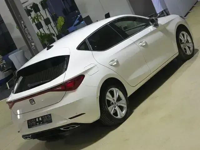 Gebraucht Seat Leon FR 204 PS (150 kW) 2022 Weiß Limousine