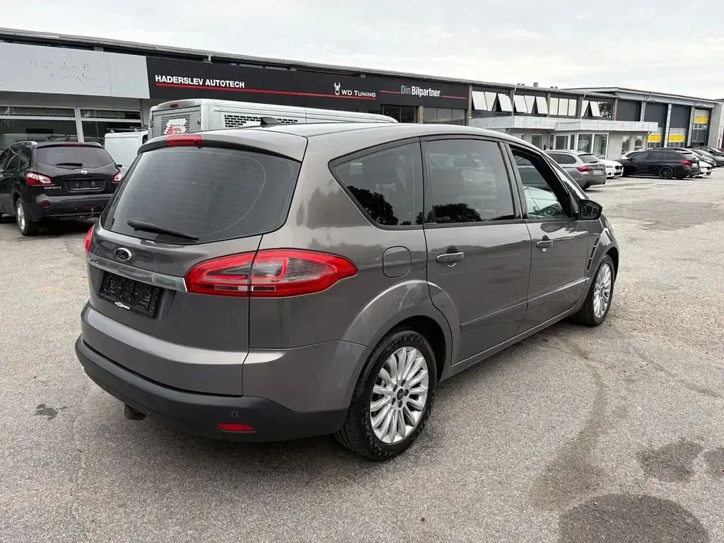Gebraucht Ford S-MAX S 163 PS (119 kW) 2014 Braun Van / Kleinbus