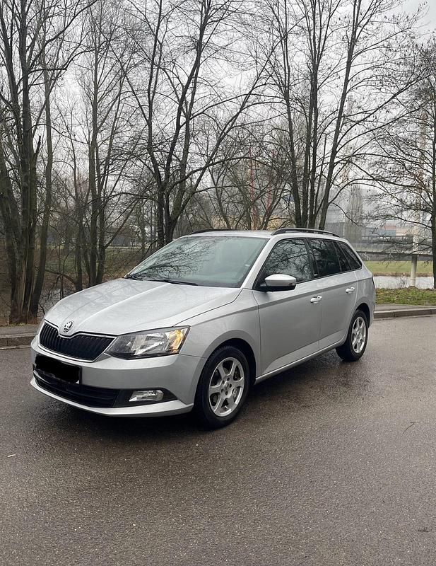Gebraucht Skoda Fabia Joy 90 PS (66 kW) 2016 Silber Kombi