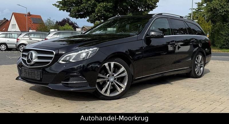 Schwarz Gebraucht 2016 Mercedes E350 Avantgarde Limousine | 9.300 € (Superpreis) - Bild 1/4