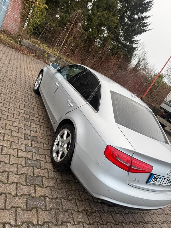Gebraucht Audi A4 170 PS (125 kW) 2012 Silber Limousine
