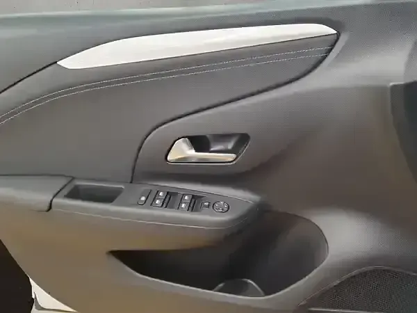 Neu Opel Corsa 101 PS (74 kW) 2026 Kontur weiß (metallic) Kleinwagen