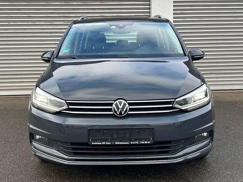 Gebraucht VW Touran Highline 150 PS (110 kW) 2020 Grau Van / Kleinbus