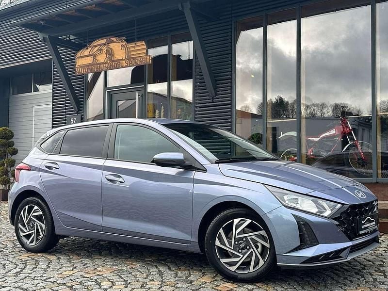 Neu Hyundai i20 90 PS (66 kW) 2026 Meta blue Kleinwagen