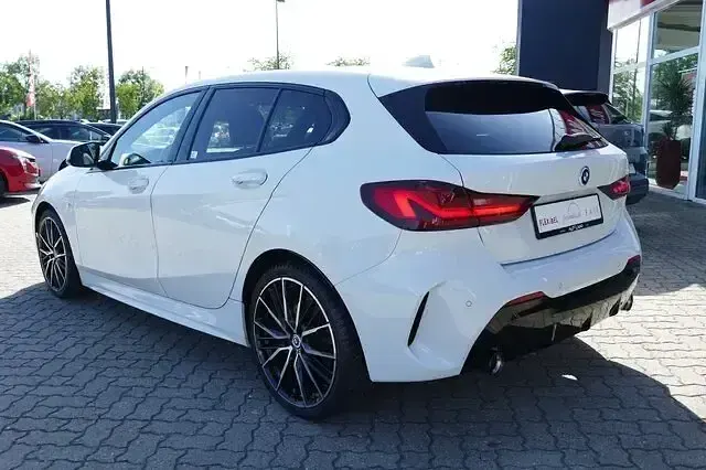 Gebraucht BMW 120 M Sport 178 PS (130 kW) 2021 Weiß Kleinwagen