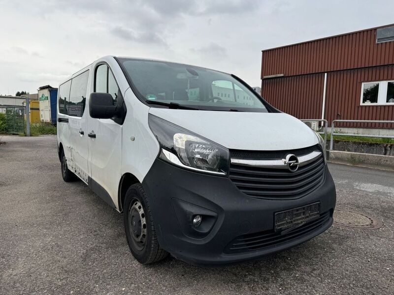 Weiß Gebraucht 2015 Opel Vivaro Van | 6.950 € - Bild 1/4