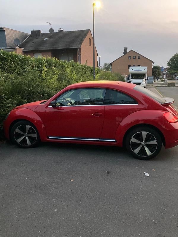 Rot Gebraucht 2013 VW Beetle Coupé | 7.400 € (Guter Preis) - Bild 1/4