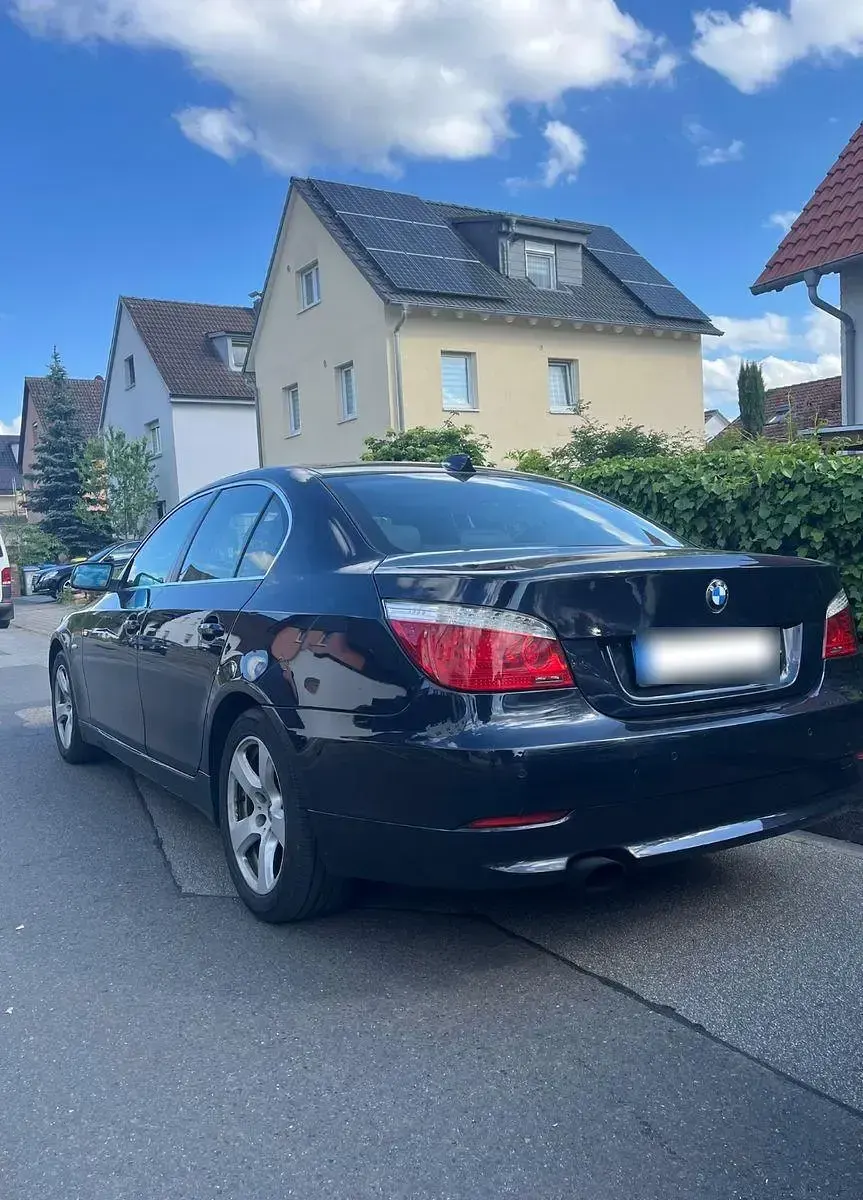 Gebraucht BMW 520 Sport Line 170 PS (125 kW) 2008 Blau Limousine