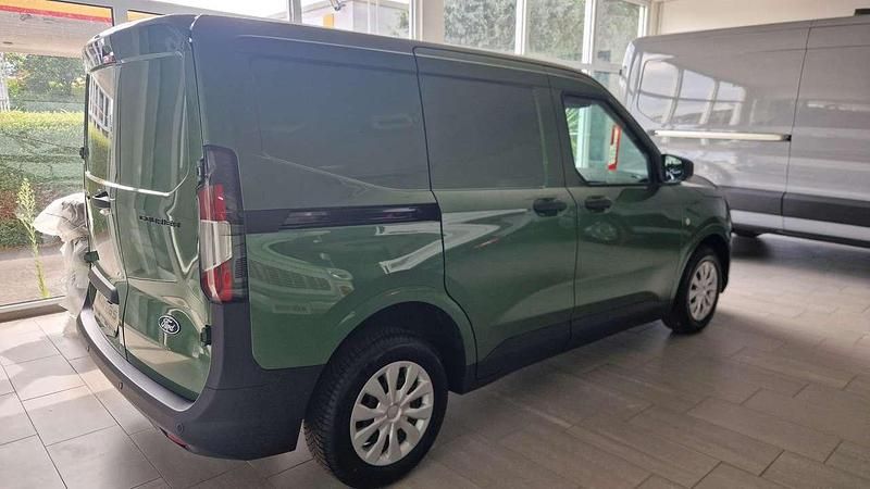 Neu Ford Transit Trend 101 PS (74 kW) 2025 Bursting green Van / Kleinbus
