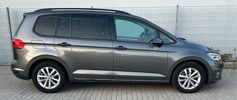 Gebraucht VW Touran 110 PS (80 kW) 2016 Grau Van / Kleinbus