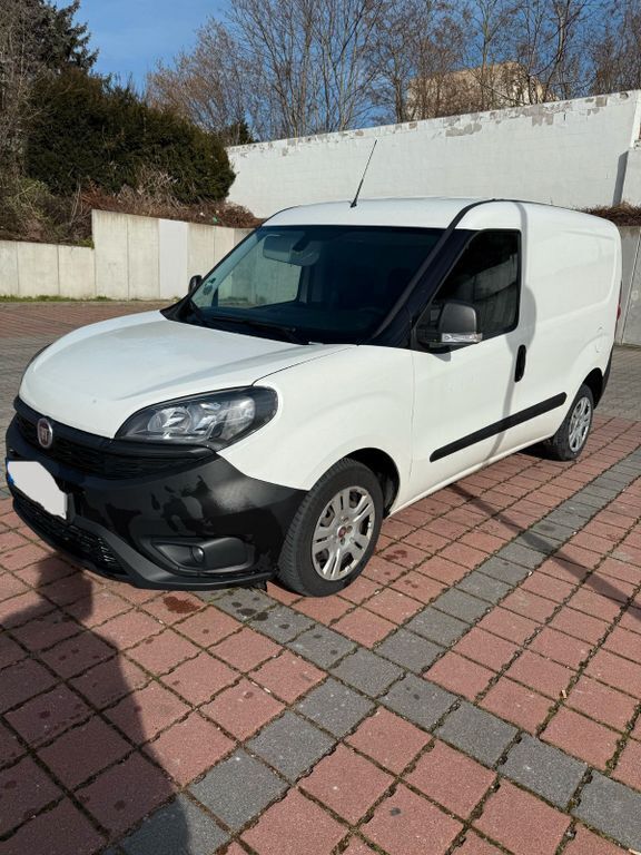 Weiß Gebraucht 2020 Fiat Doblò Van / Kleinbus | 11.000 € (Superpreis) - Bild 1/4
