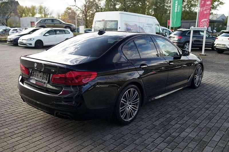 Gebraucht BMW 550 462 PS (339 kW) 2017 Carbonschwarz Limousine