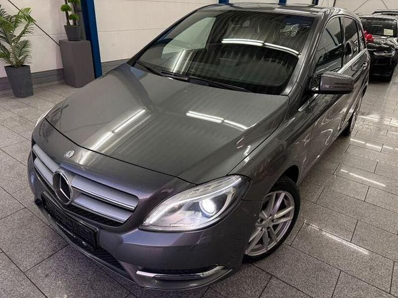 Gebraucht Mercedes B180 109 PS (80 kW) 2013 Grau Van / Kleinbus