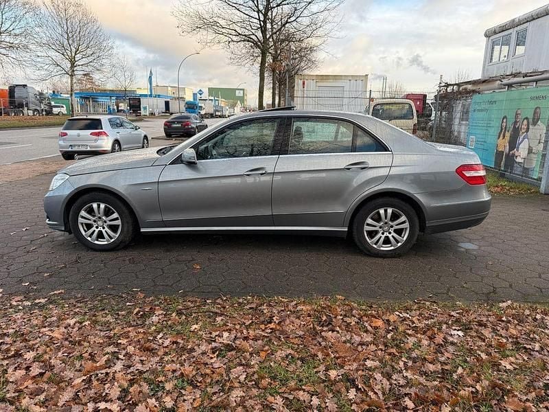 Gebraucht Mercedes E220 170 PS (125 kW) 2010 Grau Limousine