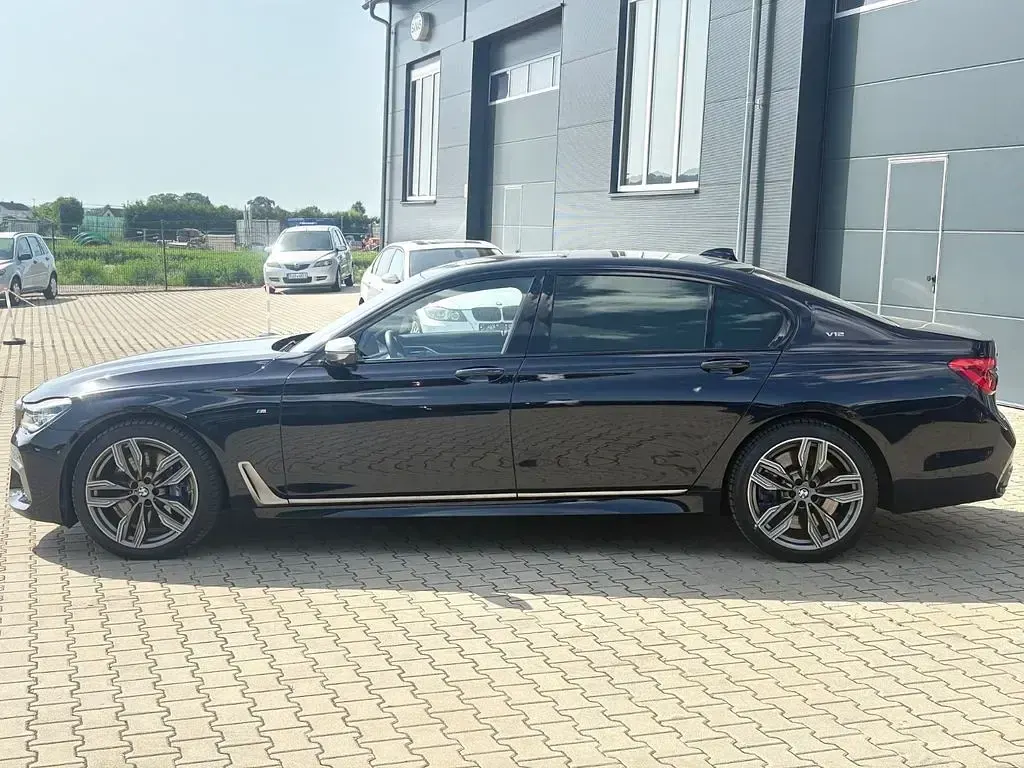 Gebraucht BMW M760 Sport Line 609 PS (447 kW) 2017 Schwarz Limousine