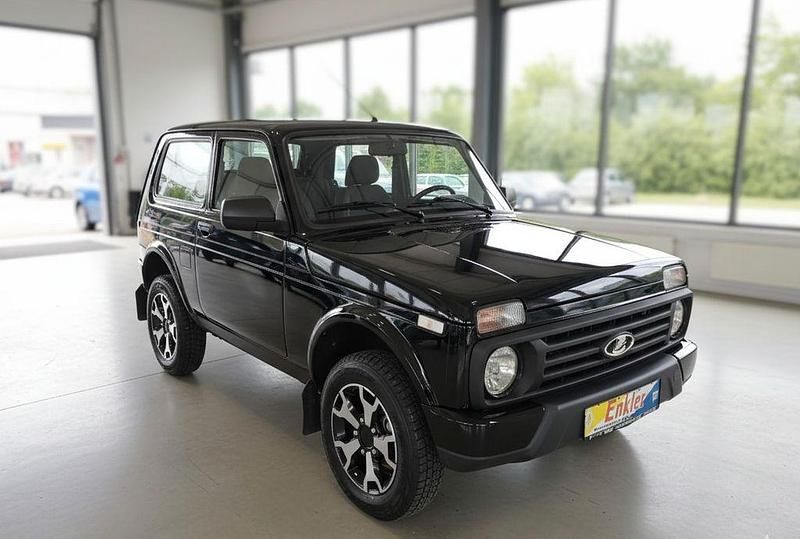 Schwarz Neu 2025 Lada Urban SUV | 22.890 € (Teuer) - Bild 1/4