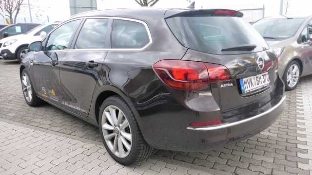 Gebraucht Opel Astra Exklusiv 136 PS (100 kW) 2014 Braun metallic Kombi