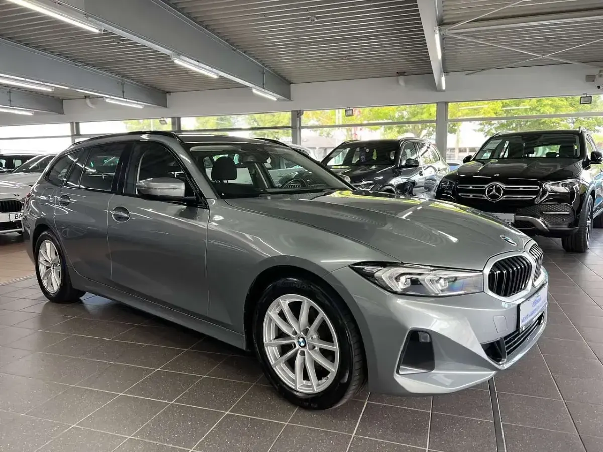 Gebraucht BMW 318 150 PS (110 kW) 2022 Grau Kombi