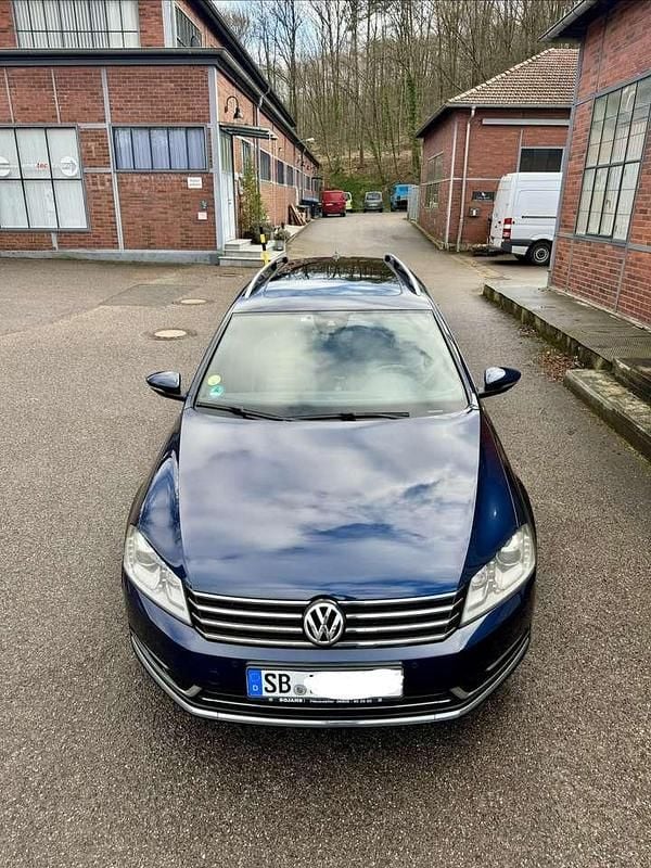 Gebraucht VW Passat Highline 177 PS (130 kW) 2012 Blau Kombi
