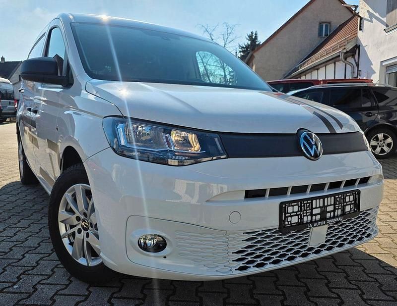 Gebraucht VW Caddy Maxi Basis 122 PS (89 kW) 2023 Weiß Van / Kleinbus