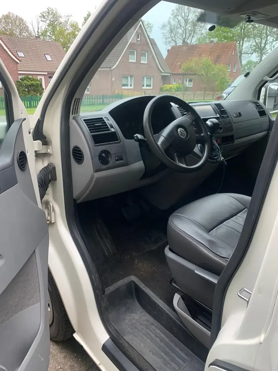 Gebraucht VW Multivan 131 PS (96 kW) 2008 Weiß Van / Kleinbus