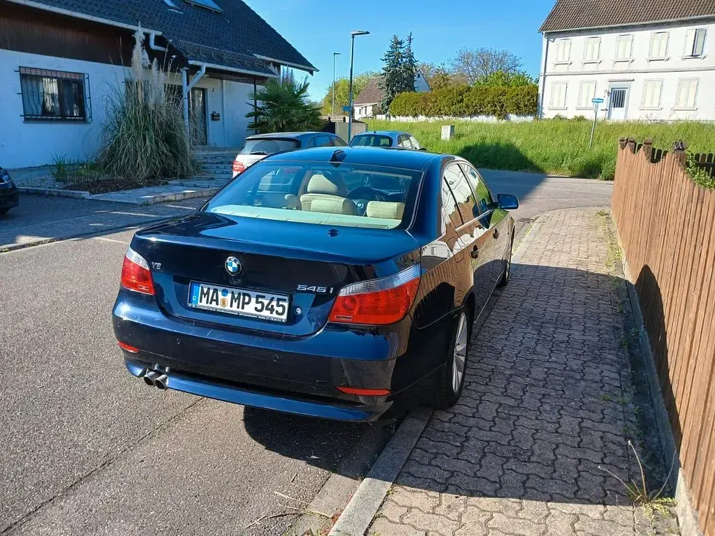 Gebraucht BMW 545 333 PS (244 kW) 2004 Blau Limousine