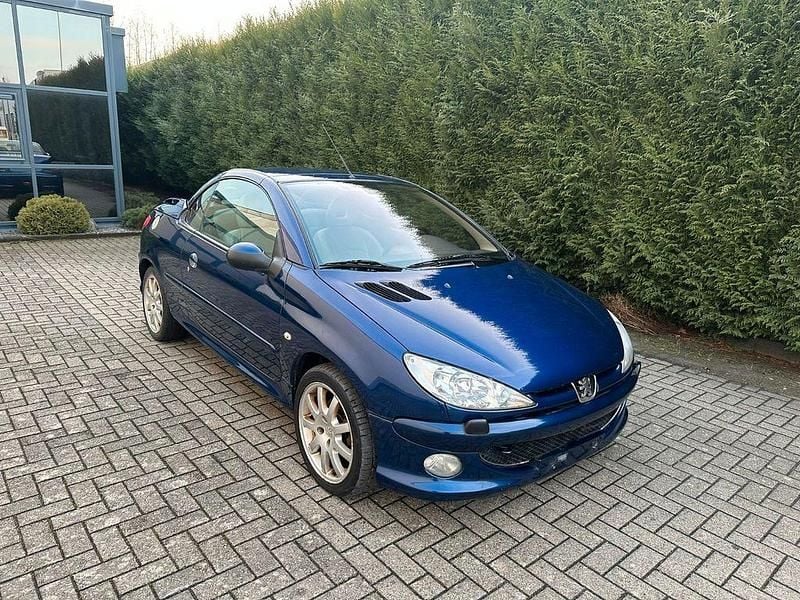 Gebraucht Peugeot 206 CC Platinum 109 PS (80 kW) 2005 Blau Cabrio