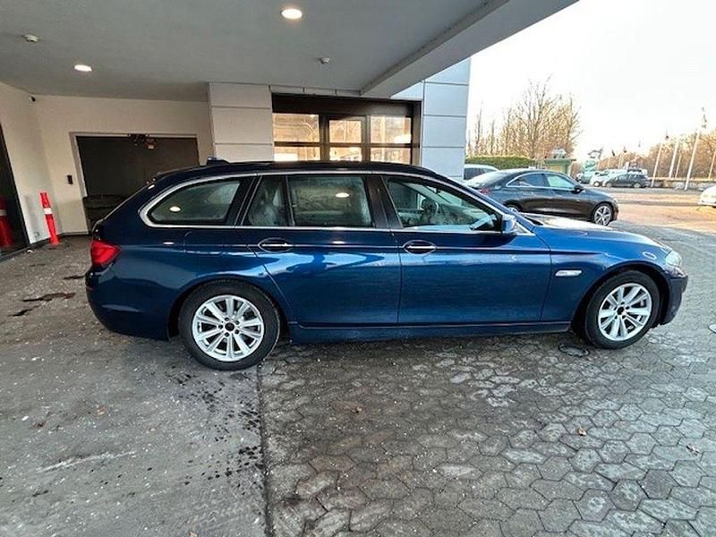 Gebraucht BMW 520 184 PS (135 kW) 2011 Blau Kombi