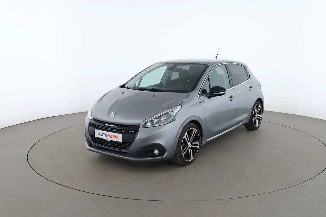 Gebraucht Peugeot 208 Allure 100 PS (73 kW) 2019 Kleinwagen