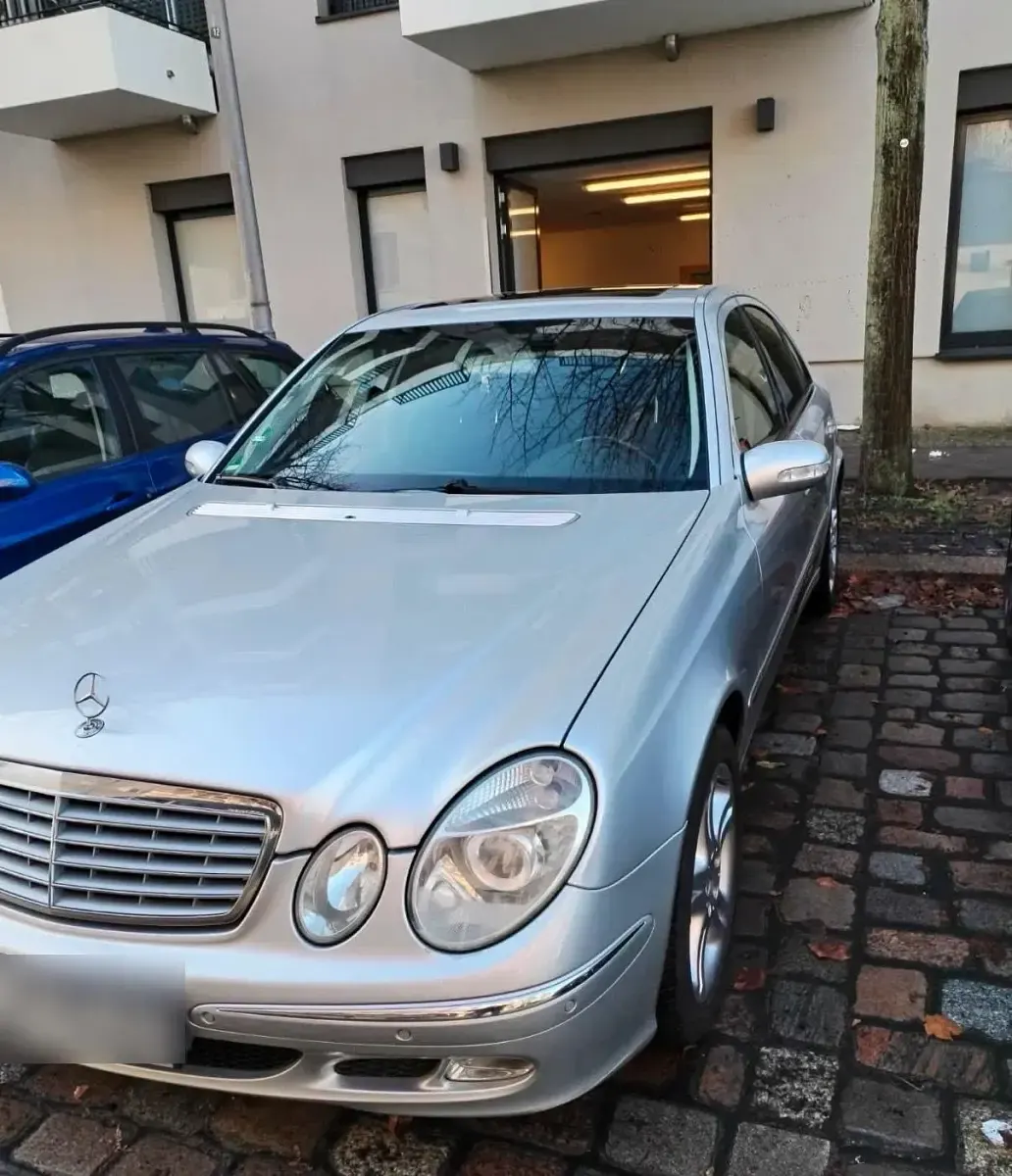 Gebraucht Mercedes E280 177 PS (130 kW) 2005 Silber Limousine