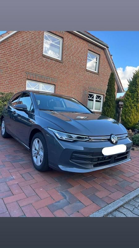 Gebraucht VW Golf VIII Life 150 PS (110 kW) 2024 Grau Limousine