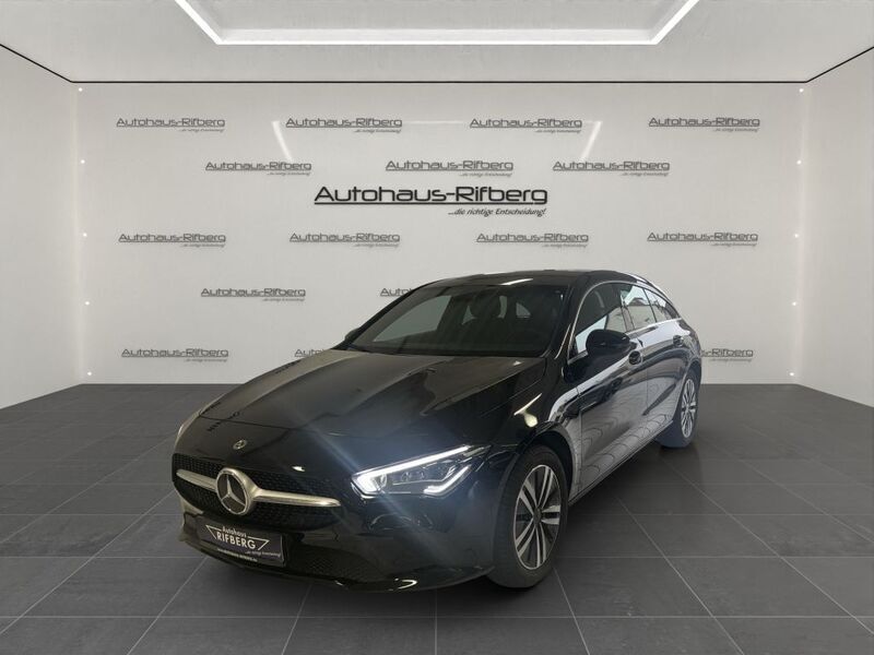Schwarz Gebraucht 2022 Mercedes CLA250e Shooting Brake Kombi | 18.890 € (Fairer Preis) - Bild 1/4
