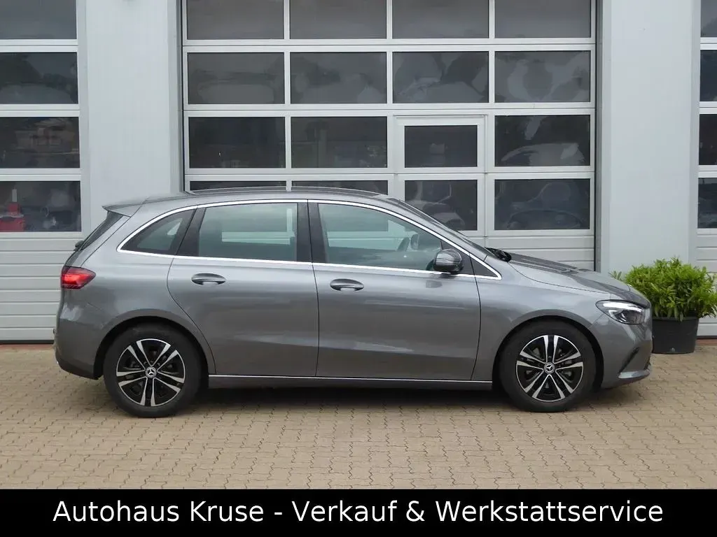 Gebraucht Mercedes B180 Progressive 136 PS (100 kW) 2025 Grau Kleinwagen