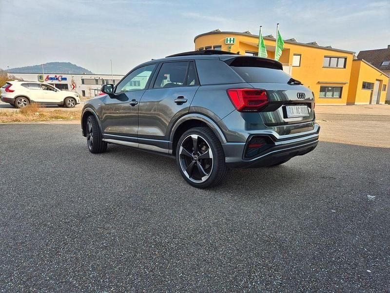 Gebraucht Audi Q2 S-Line 150 PS (110 kW) 2022 Grau SUV