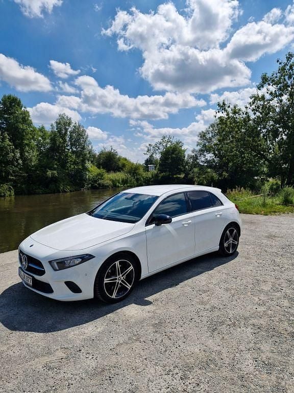Weiß Gebraucht 2019 Mercedes A250 Limousine | 22.999 € (Superpreis) - Bild 1/4