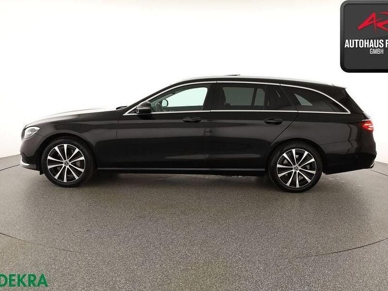 Gebraucht Mercedes E300 Avantgarde 320 PS (235 kW) 2022 Schwarz Limousine