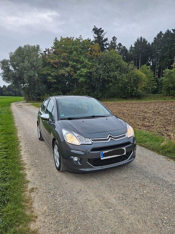 Grau Gebraucht 2014 Citroën C3 PureTech Kleinwagen | 3.499 € (Guter Preis) - Bild 1/4