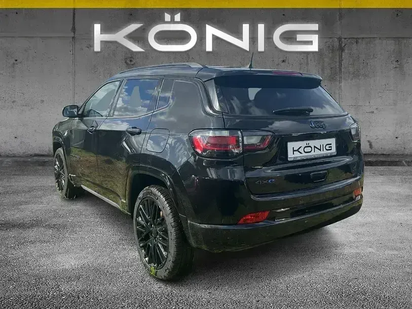 Usado Jeep Compass 239 HP (175 kW) 2022 Preto SUV