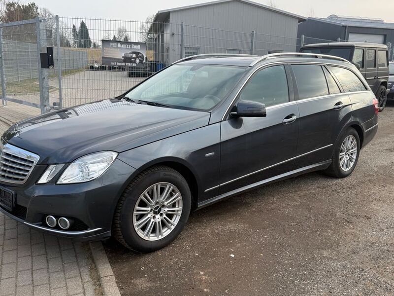 Gebraucht Mercedes E200 Elegance 184 PS (135 kW) 2011 Grau Kombi