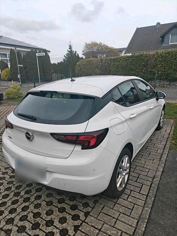 Gebraucht Opel Astra Edition 110 PS (80 kW) 2019 Weiß Kleinwagen