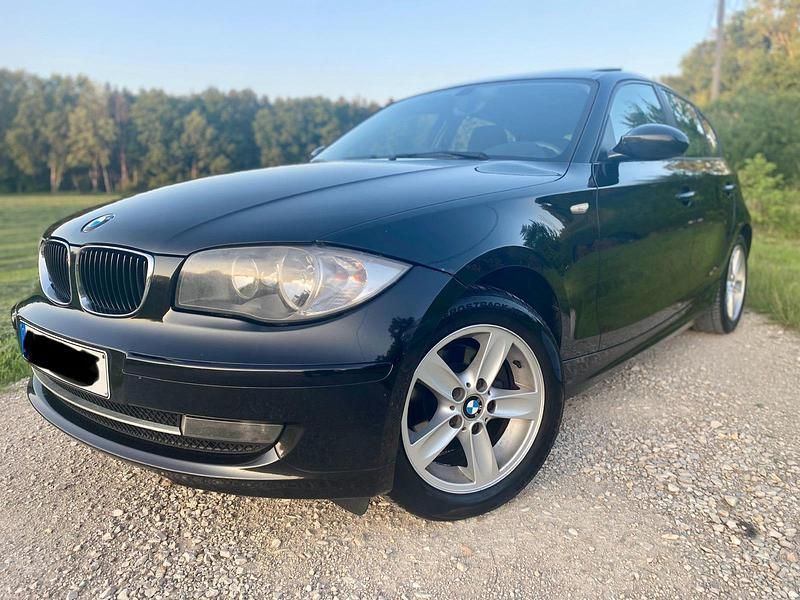 Schwarz Gebraucht 2009 BMW 118 Sport Line Kleinwagen | 2.900 € (Superpreis) - Bild 1/4