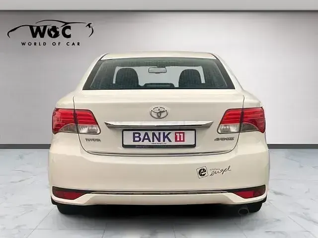 Gebraucht Toyota Avensis Executive 177 PS (130 kW) 2012 Weiß Limousine