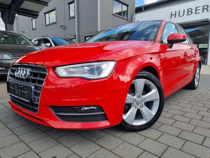 Rot Gebraucht 2015 Audi A3 Sport Limousine | 8.700 € (Fairer Preis) - Bild 1/4