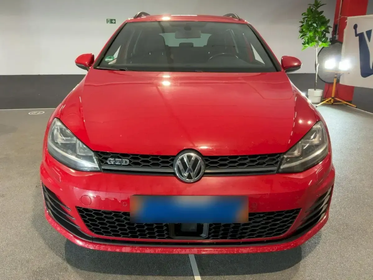 Second-hand VW Golf VII 184 CP (135 kW) 2016 Roșu Break