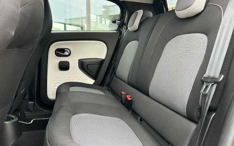 Gebraucht Renault Twingo Zen 60 kW (82 PS) 2022 Blackpearlschwarz (metallic) Kleinwagen