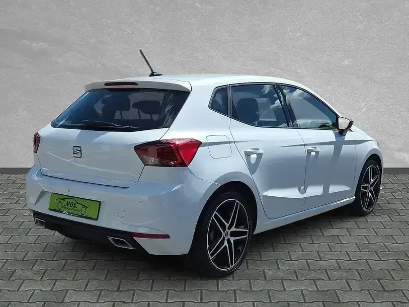 Gebraucht Seat Ibiza FR 110 PS (80 kW) 2023 Nevada weiß metallic Kleinwagen