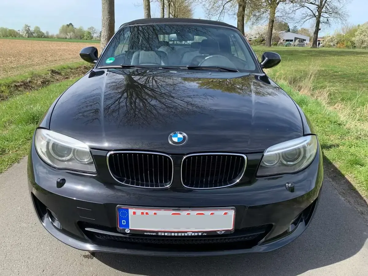 Gebraucht BMW 118 Cabriolet 143 PS (105 kW) 2012 Black sapphire metallic Cabrio